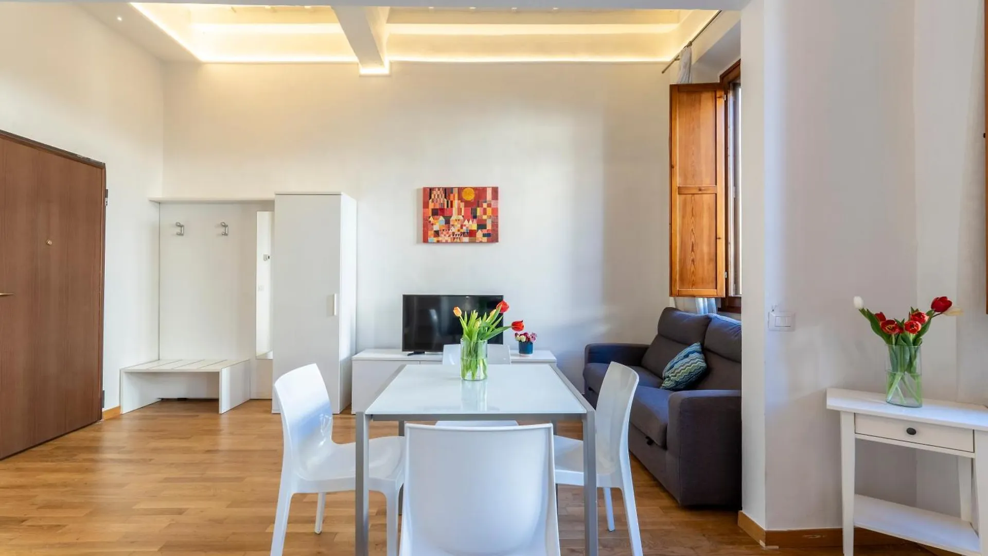 Bela Apartments Florencie 0*,