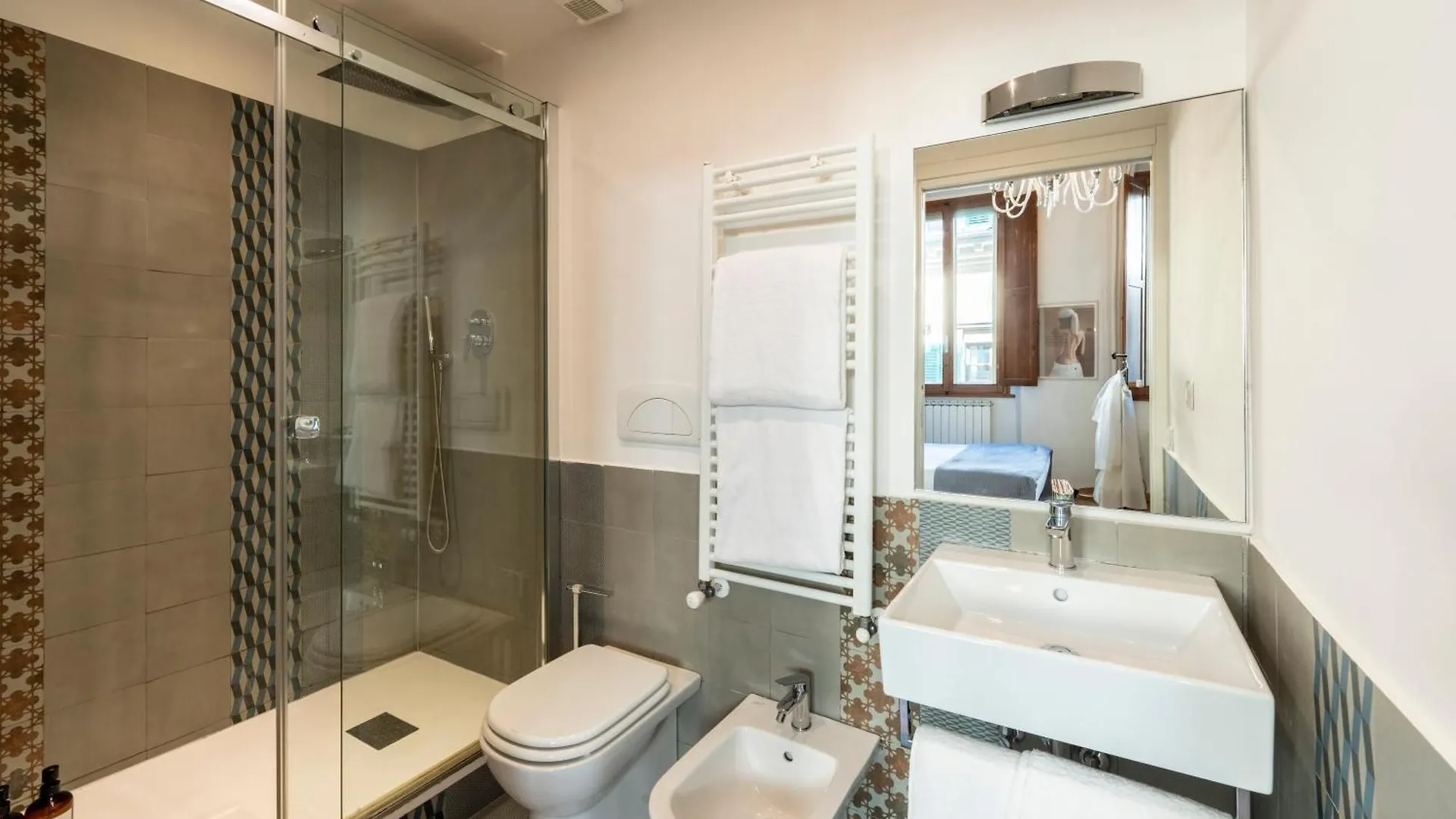 Bela Apartments Florencie 0*,